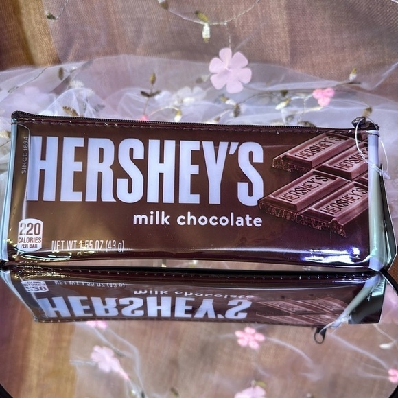 Hershey’s Chocolate Bar Zippered Pouch - Picture 1 of 4